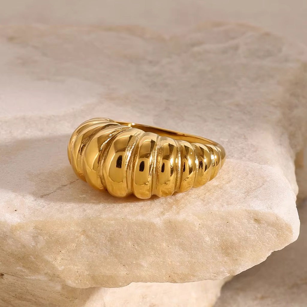 Crossiant ring
