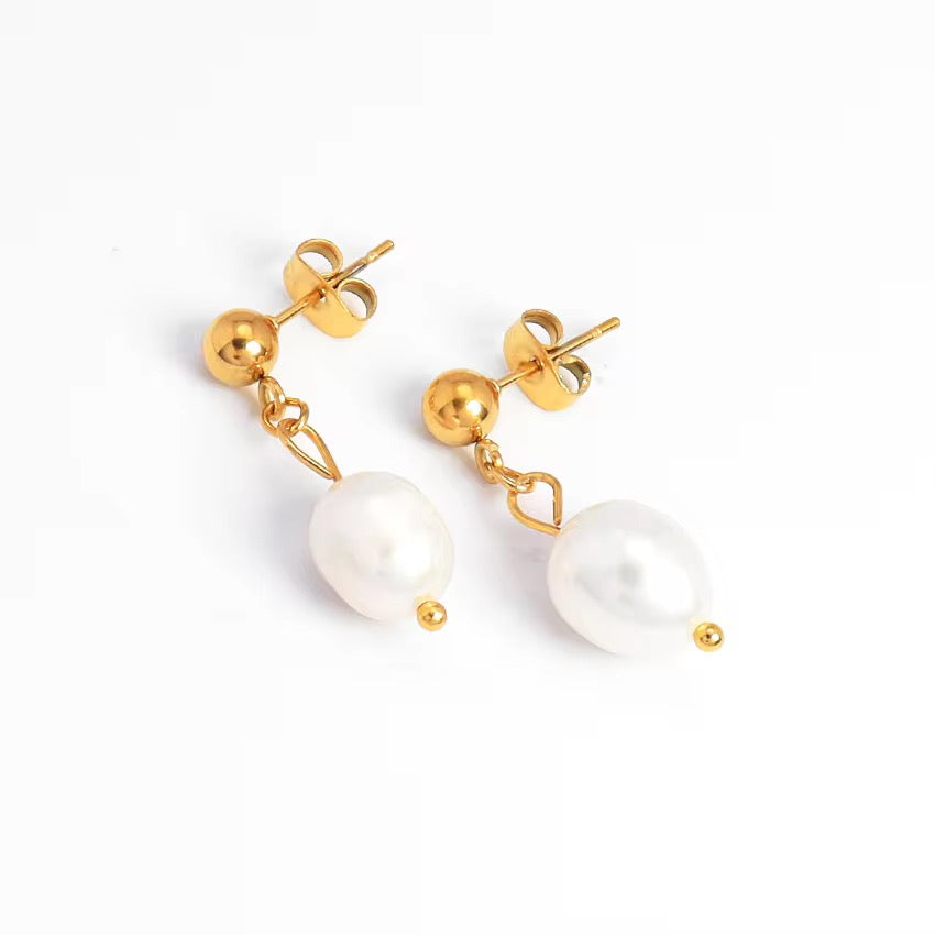 Luna Pearl Drop