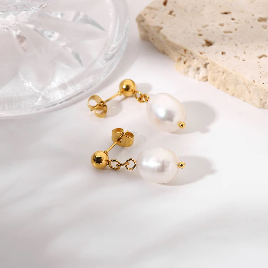 Luna Pearl Drop
