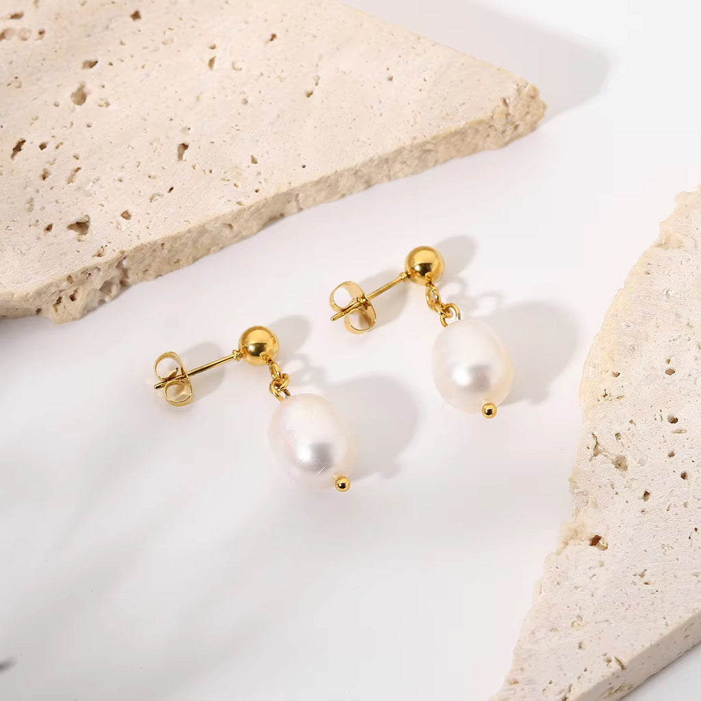 Luna Pearl Drop