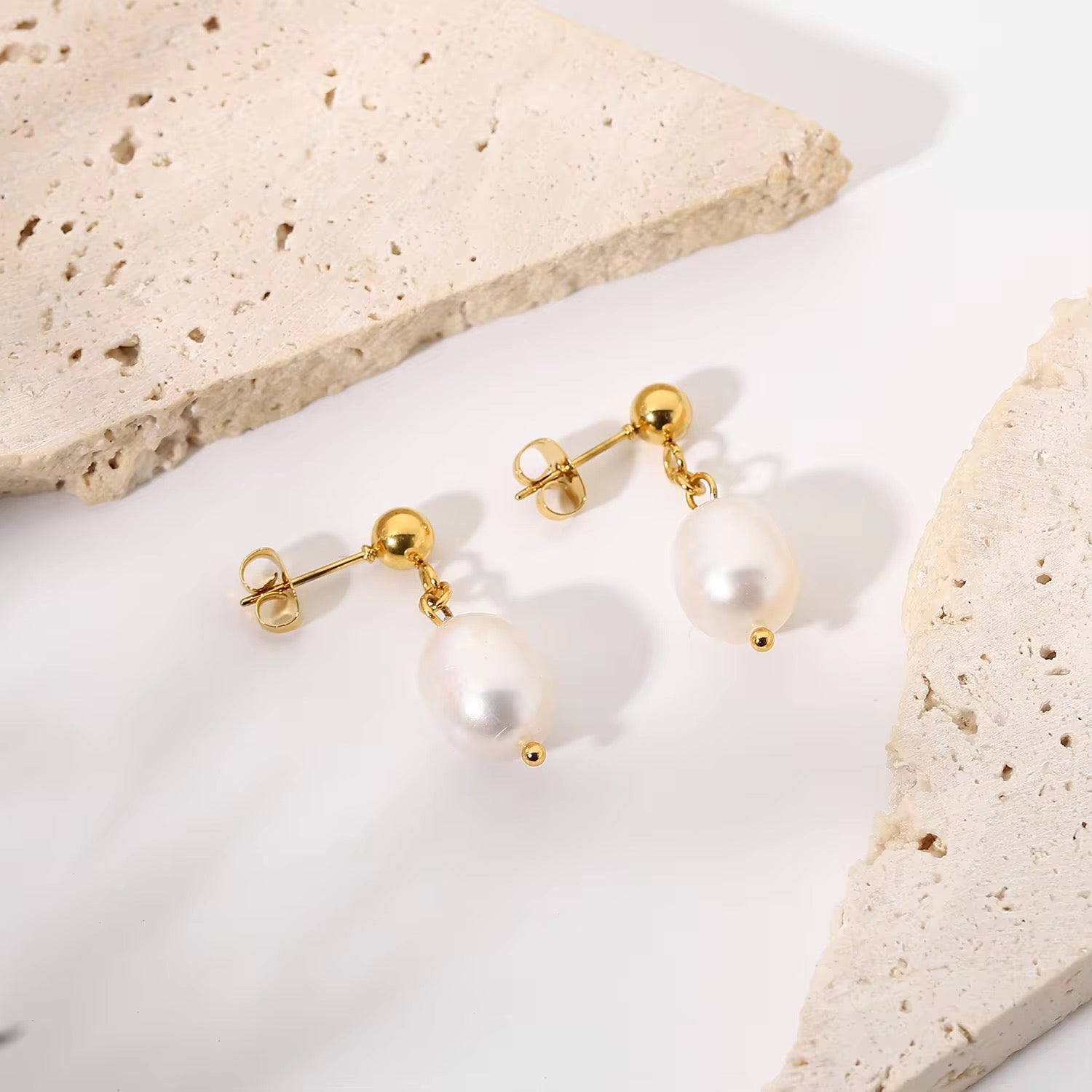 Luna Pearl Drop